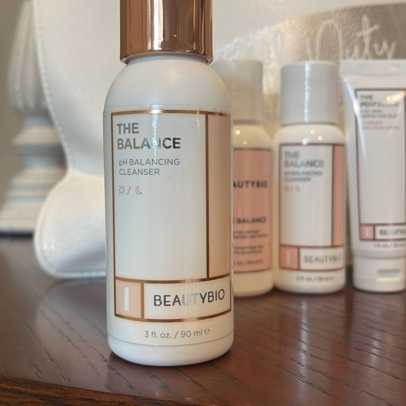 Beauty bio travel the balance/ the perfector bundle with pouch - Picture 3 of 10